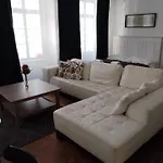 U Obecního dvora 3 - Old Town Apartment